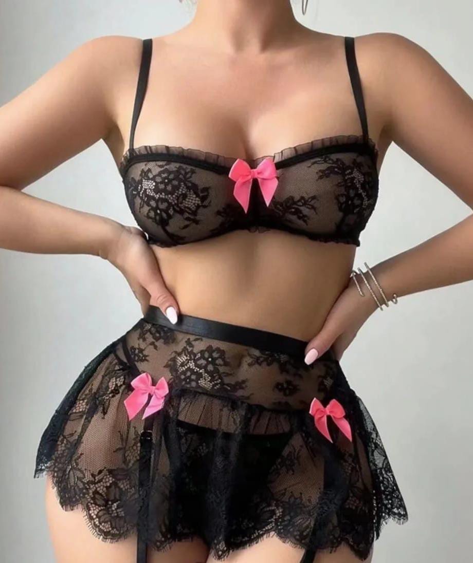 Bow Belle-Lace Garter Set